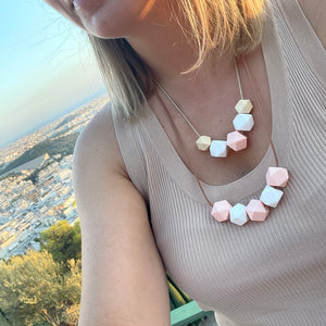 Geometric necklace pink and wood