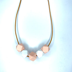 Geometric necklace pink white